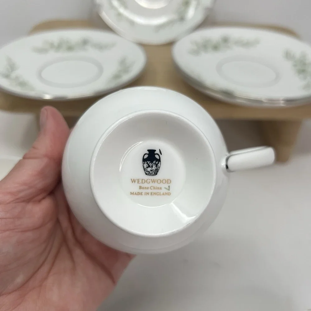 Wedgwood England Westbury Set 4 Saucers‎ 2 Cups Bone China Platinum Green Floral